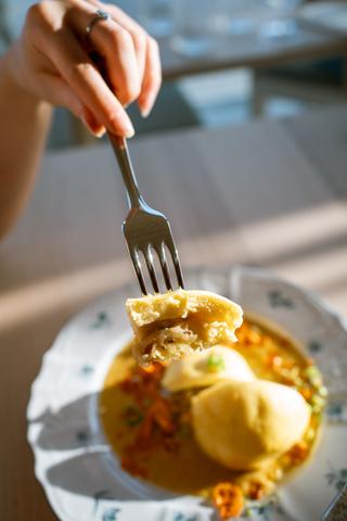 Vybavení restaurace českého pavilonu na EXPO 2025 v Ósace obohacují příbory značky TONER, @Kancelář generálního komisaře, EXPO 2025, Světlana Mašková